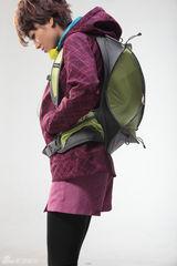 高清图：朱丹俏皮运动大片 尽显女主播别样时尚