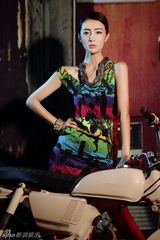 组图：韩晓迷幻炫彩大片 展现力与美的碰撞