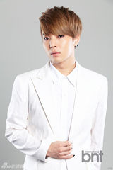 组图：韩国新男团M.pire拍酷帅写真冷傲性感