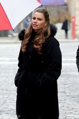 组图：索菲亚-维加拉摩登现身《衰落舞男》片场