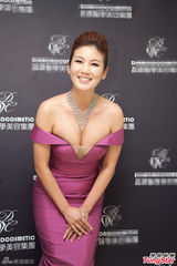 组图：吴宗宪旧爱宋新妮抽脂丰胸小奶变豪乳