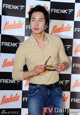 组图：神话Andy与f(x)Luna等出席派对