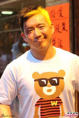 组图：《赌城风云》探班 谢霆锋穿清凉背心