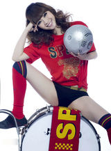 高清图：柳岩变西班牙冷艳舞娘 热情球迷两重奏