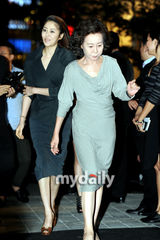 组图：宋允儿高小英高贤贞金允珍为某品牌站台