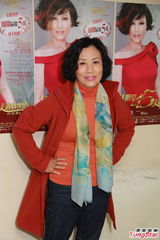 组图：汪明荃荣获演艺人大奖 力挺TVB全民投票