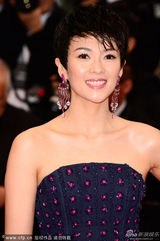 组图：章子怡亮相戛纳红毯 短发造型清爽干练