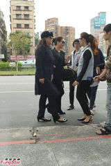 组图：大小S父亲追悼会 亲家张兰亲赴台好友来悼念