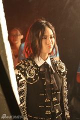 组图：尚雯婕做客《第一超模》嘟嘴卖萌