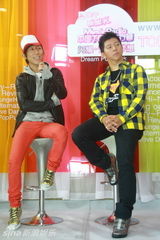 幻灯组图：羽泉做客TOP榜座谈 妙语连珠谈乐坛趣事