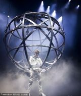 组图：贾斯汀-比伯个唱向杰克逊致敬 劲歌热舞卖萌