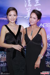 组图：周汶锜终认法国成婚 祝福妹妹觅得好归宿