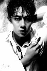 组图：向华首支单曲写真曝光 诠释独有时尚品味