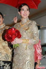 组图：甄子丹小姨子嫁百亿豪门 新郎中式装迎亲