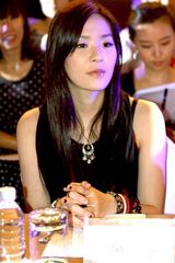 高清组图：张悬苏醒叶蓓为高校演唱会站台造势