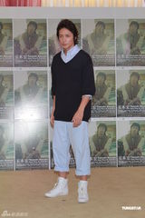 组图：玉木宏7月将唱响香港 歌迷凌晨排队买票