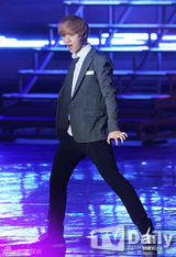 组图：EXO与2PM等唱响亚洲音乐节劲歌热舞