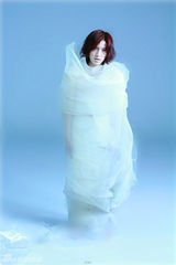 高清图：新人MARC李元鹏身裹薄纱 赤裸上身形象出位