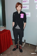 组图：容祖儿幻想有另一半 陈伟霆否认拍裸照