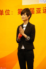 幻灯图集：李宇春任亚运形象大使 愿为盛会做球童