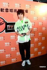 高清组图：古巨基代言日本料理 尝试炮制北海道雪糕