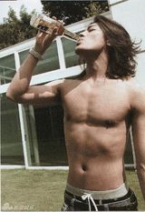 策划：上杂志被脱光的日本一线男星 全裸肉搏战