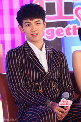 组图：电影《在一起》首映 发布海报及预告