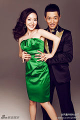 组图：凤凰传奇曾毅婚纱照 新疆媳妇光彩照人