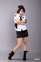 高清图：i me组合玩制服诱惑 短裙热辣秒杀宅男