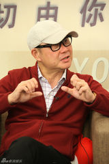 组图：《完美假妻》主创做客 刘镇伟尝试新题材