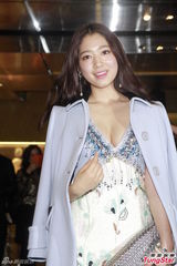 组图：舒淇大方露酥胸 朴信惠深V爆乳很有料