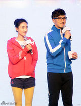 组图：王丽坤撞色运动风 素颜女神演绎活力绽放