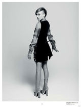 组图：科洛-塞维尼潮范十足登杂志 另类发型抢眼