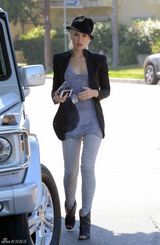 组图：酷妈格温-斯蒂芬妮型爆装扮带两子出行