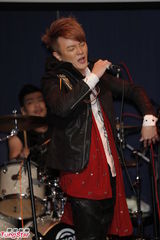 组图：阿沁音乐会猛忘词 梁文音任嘉宾不忘邀歌