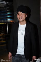 组图：曾志伟庆五十八岁生日 成龙等众好友出席