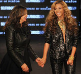 组图：2012四大春夏时装周 明星比T台更璀璨