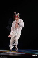 组图：福禄寿开唱大牌嘉宾云集 薛家燕上演校服诱惑