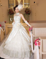 高清组图：日本女星上户彩10款华丽婚纱写真 