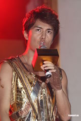 组图：潘玮柏挖坑给吴克群跳 问夜店把妹经验