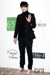 组图：韩谐星尹亨彬大婚徐仁国Solbi等送祝福