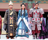 组图：李瑞镇宋智孝等穿古装宣传新剧《階伯》