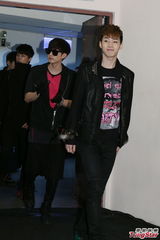 组图：SJ-M赴台中文大升级 动感舞曲High翻全场