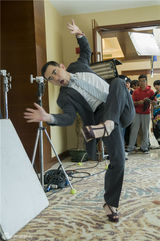 组图：《千金归来》赵文瑄穿高跟鞋搞笑卖萌