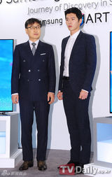 组图：韩星玄彬出席活动简约西装帅气干练