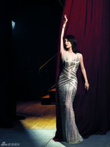 组图：陈数时尚写真舞台上下皆做完美女人