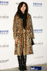 组图：韩笑星洪禄基大婚 SM娱乐家族总动员祝贺