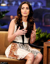 高清图：梅根-福克斯做客脱口秀节目妩媚女人味