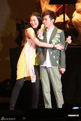 组图：苏打绿台北小巨蛋个唱与张悬温暖互动