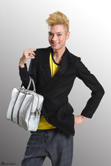 组图：《一克拉梦想》定妆照 众星上演最炫时尚风